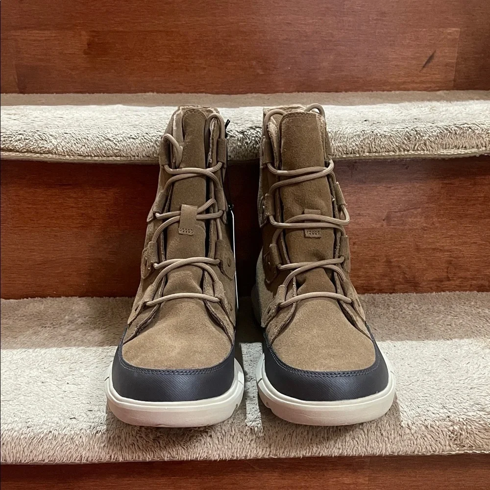 NWT Sorel Men's Tan & Black Suede Leather Waterproof Boots SZ 9